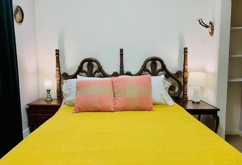 Люкс 2 Спальни, The Downtown Abbey