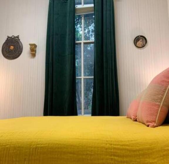 Люкс 2 Спальни, The Downtown Abbey