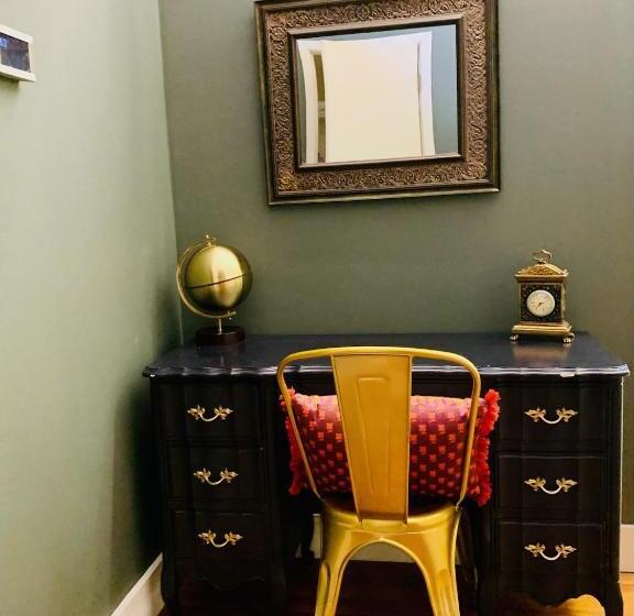 Люкс 2 Спальни, The Downtown Abbey