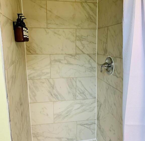 Апартаменты 3 Спальни, The Downtown Abbey