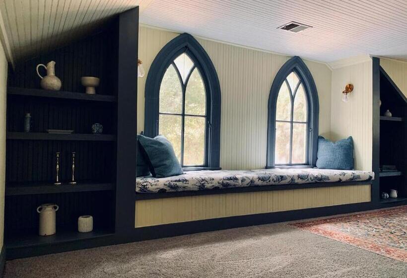 Апартаменты 3 Спальни, The Downtown Abbey