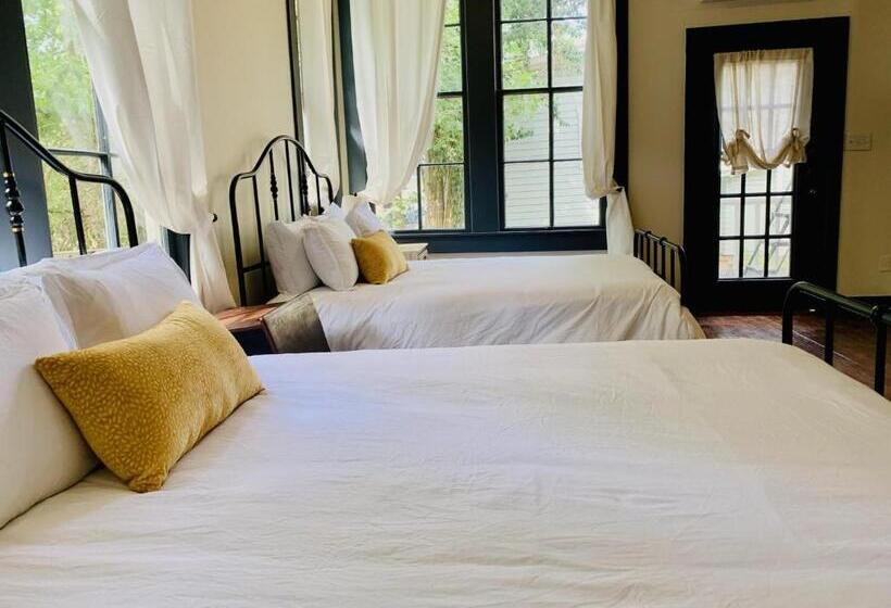 Апартаменты 3 Спальни, The Downtown Abbey