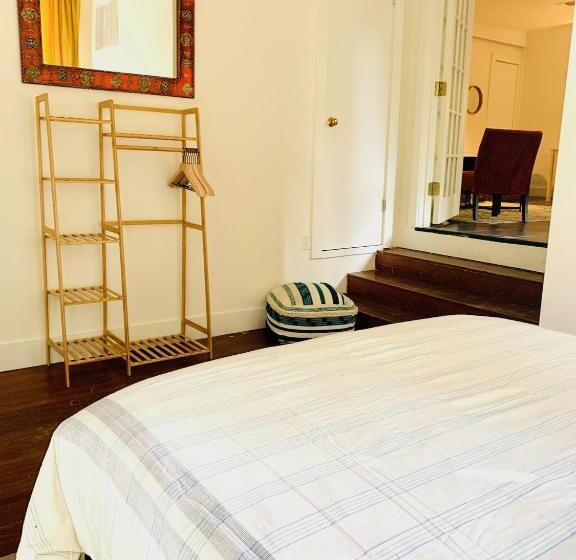 Люкс, The Downtown Abbey