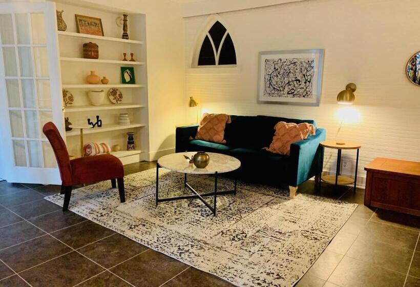 Люкс, The Downtown Abbey