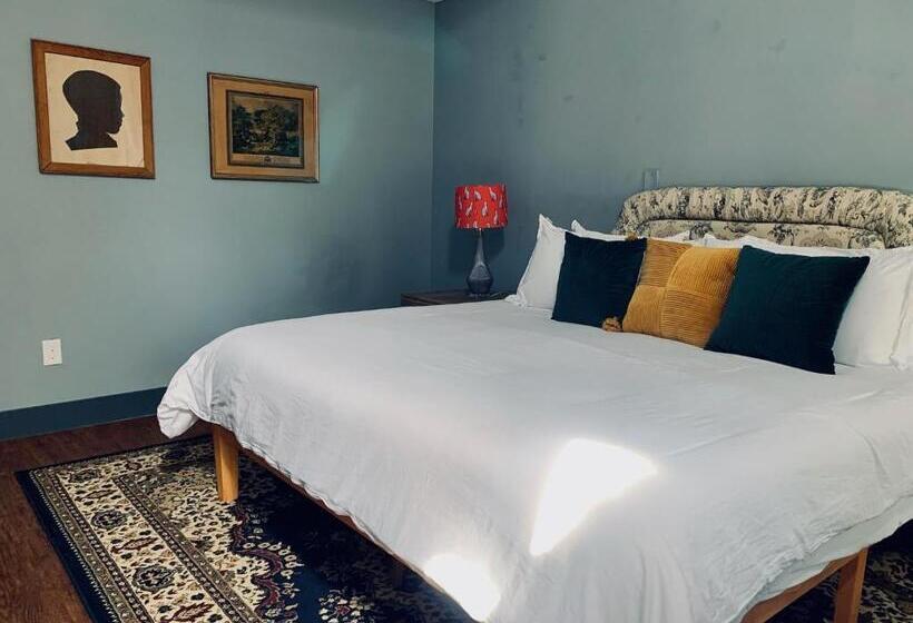 Апартаменты 3 Спальни, The Downtown Abbey