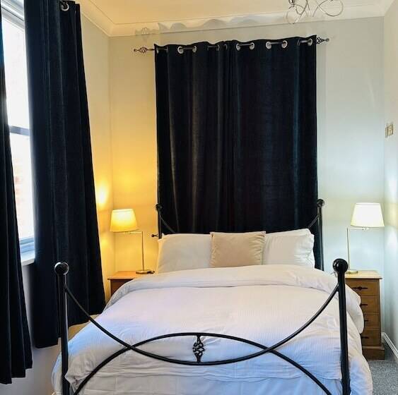 غرفة قياسية, Windsor Wine & Dine