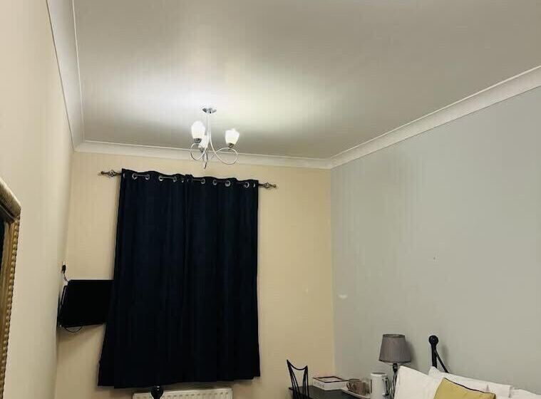 غرفة ديلوكس, Windsor Wine & Dine