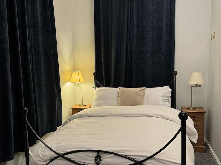 غرفة قياسية, Windsor Wine & Dine