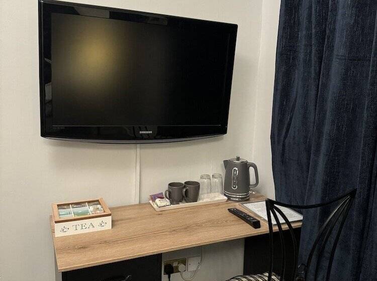 غرفة قياسية, Windsor Wine & Dine