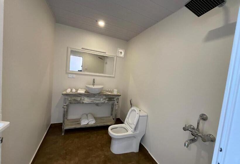 Quarto Estandar Cama King, Mosh By The Shore