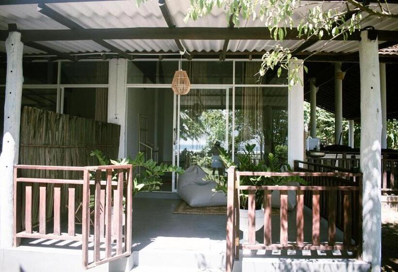 디럭스 테라스 룸 바다 전망, Calma   Surf, Yoga & Coffee On A Private Beach