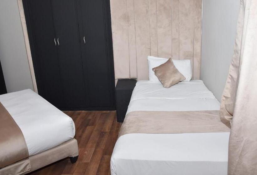 اتاق استاندارد سه نفره, Cadé