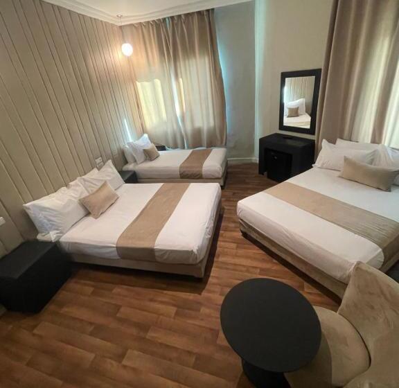 اتاق لوکس خانوادگی, Cadé