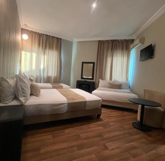 اتاق لوکس خانوادگی, Cadé