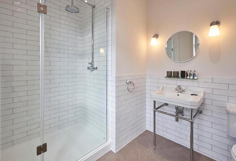 غرفة قياسية سرير كينج, Arlington House Hotel   Self Check In Suites