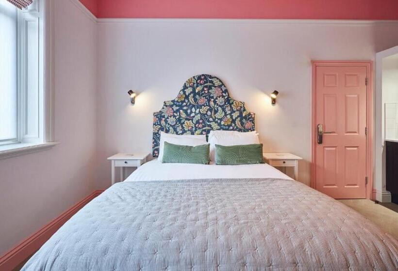 غرفة قياسية سرير كينج, Arlington House Hotel   Self Check In Suites