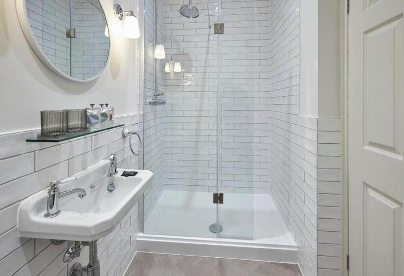 غرفة قياسية سرير كينج, Arlington House Hotel   Self Check In Suites