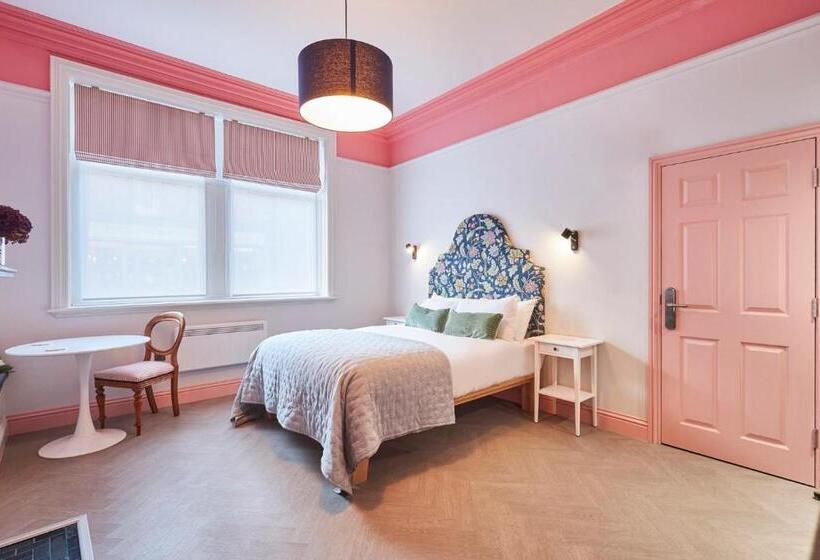 غرفة قياسية سرير كينج, Arlington House Hotel   Self Check In Suites