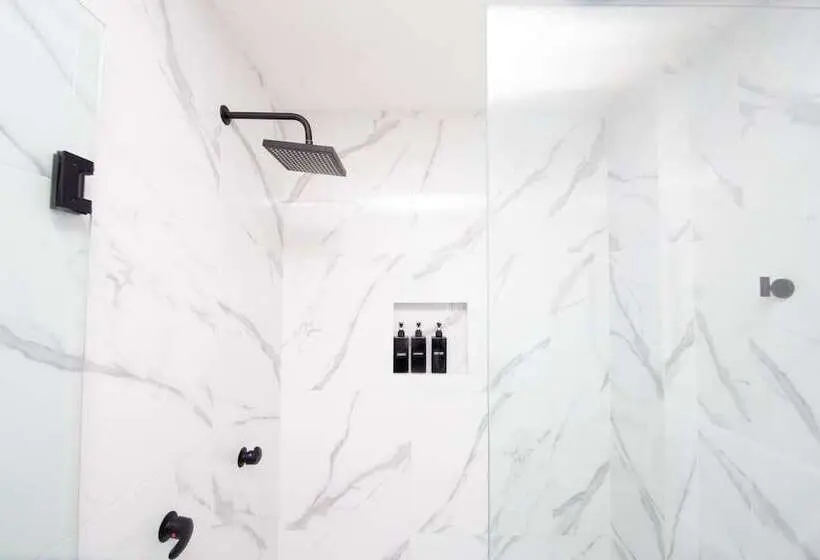 デラックスルーム, Kuko Suites