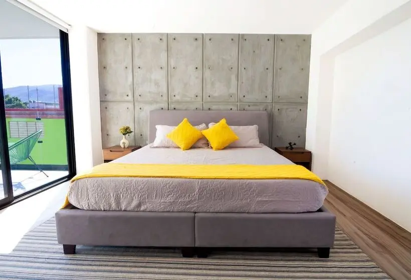 デラックスルーム, Kuko Suites