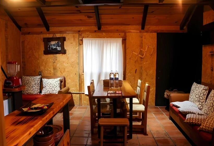 패밀리 방갈로, Tombstone