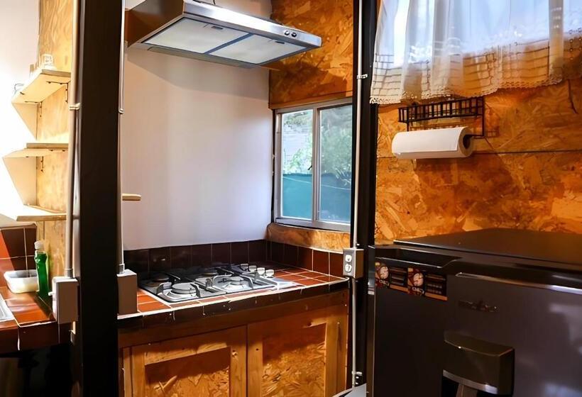 패밀리 방갈로, Tombstone