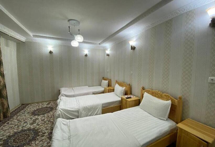 غرفة قياسية ثلاثية, Retro