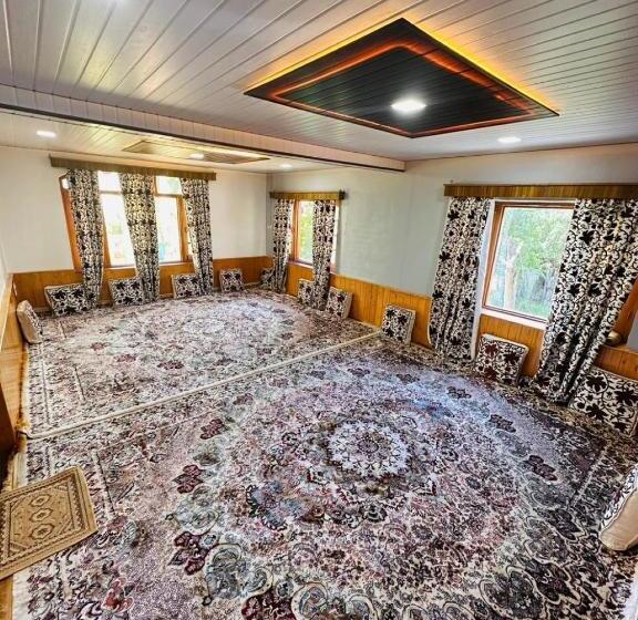 חדר דלוקס, Sheen Homestay