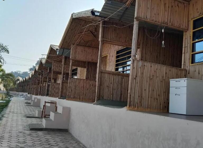 스탠다드 룸, Shreyash Resorts