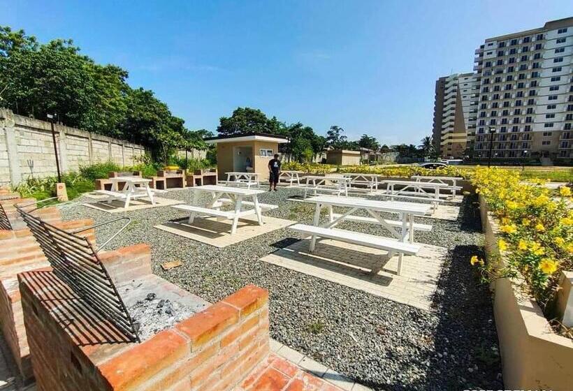 استودیوی استاندارد, Nate & Athalia S Cityscape Condotel