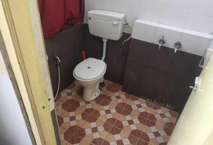 Quarto Triplo Clássico, Oyo Hotel Sai Vishnu