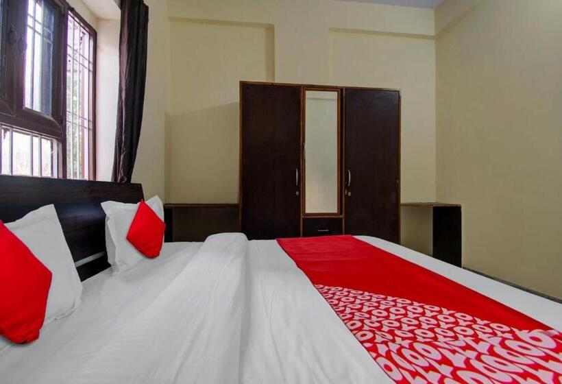 اتاق کلاسیک سه تخته, Oyo Hotel Tanu Palace