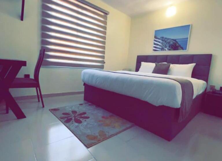 اتاق لوکس یک تخته, D Location