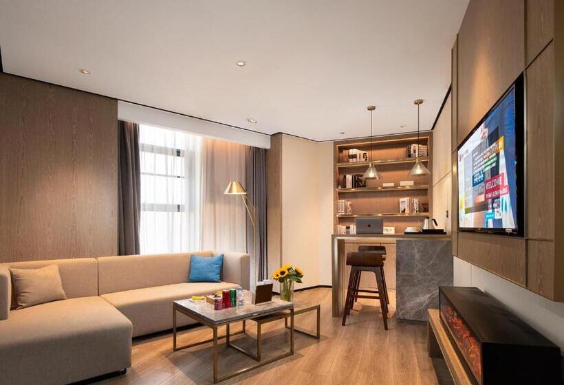 スイート, Echarm Plus Hotel   Taihu Garden Metro Station, North Changjiang Road Wuxi