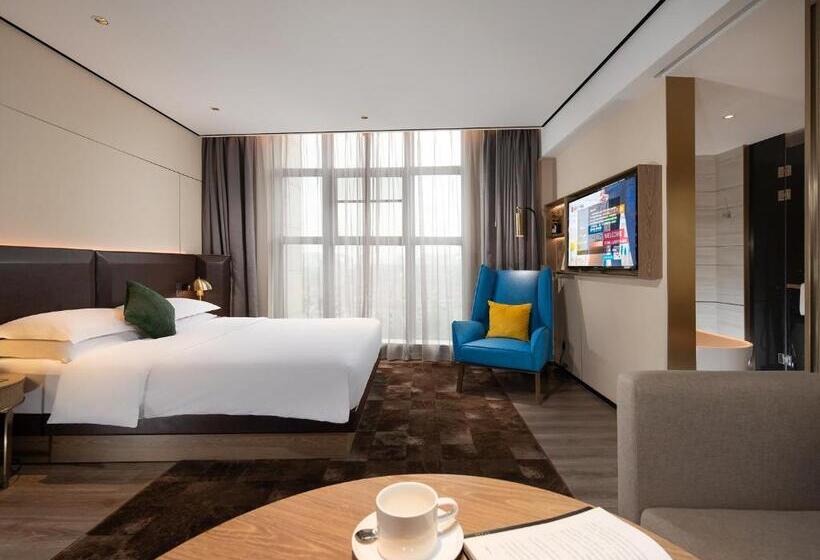 Quarto Superior, Echarm Plus Hotel   Taihu Garden Metro Station, North Changjiang Road Wuxi