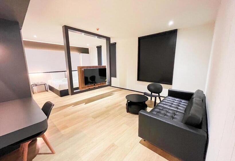 جناح مزود بجاكوزى, 9d City & 9d Express