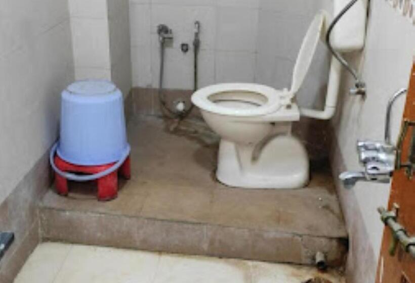 غرفة ديلوكس, Amit Jalna