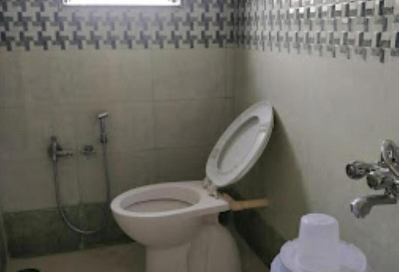 غرفة ديلوكس, Amit Jalna