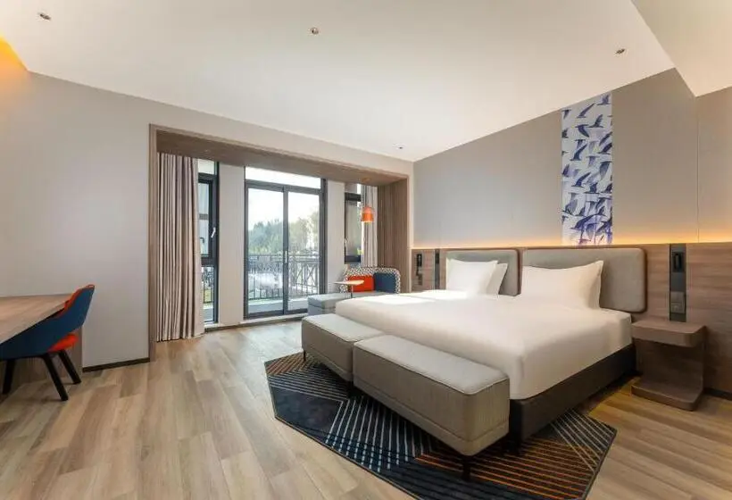 キングサイズベッドのスタンダードルーム, Holiday Inn Express Yuhuan Wetland Park, An Ihg