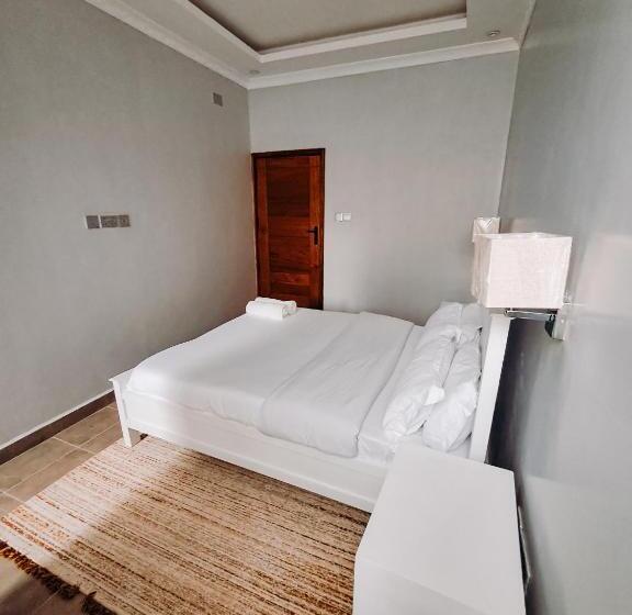 اتاق استاندارد چهار تخته, Robins Den