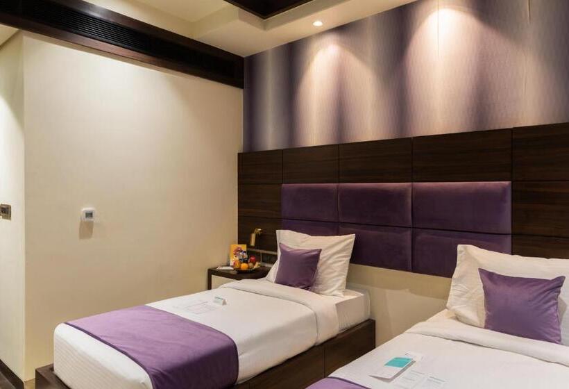 디럭스 스위트 킹 침대, Royal Rawal Luxury Boutique