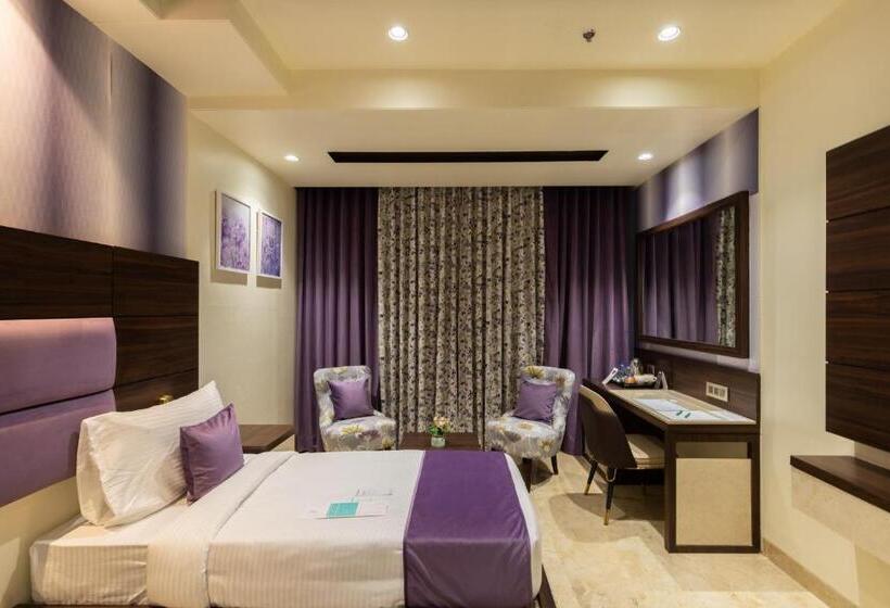 Deluxe Suite King Bed, Royal Rawal   Luxury Boutique