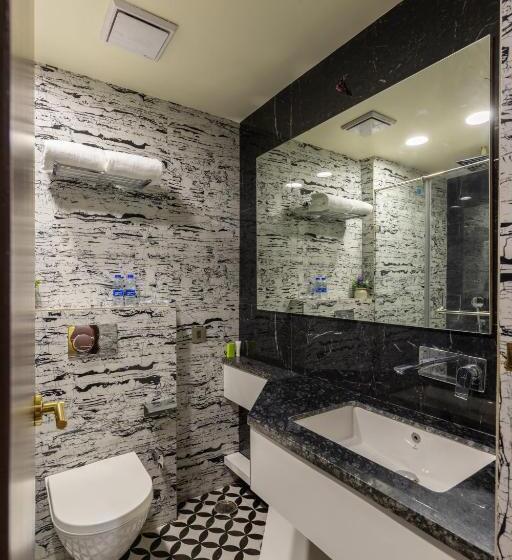 디럭스 스위트 킹 침대, Royal Rawal Luxury Boutique