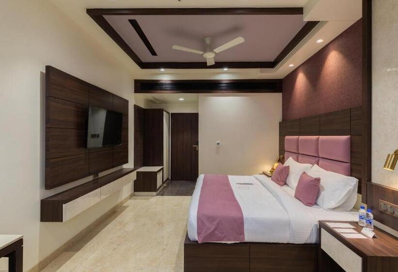 سوییت لوکس, Royal Rawal   Luxury Boutique