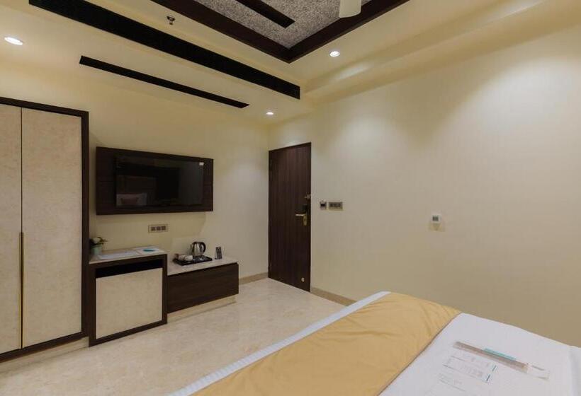 스탠다드 룸 킹사이즈 침대, Royal Rawal Luxury Boutique