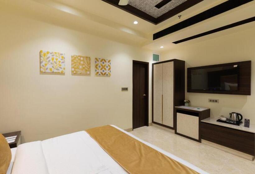 스탠다드 룸 킹사이즈 침대, Royal Rawal Luxury Boutique