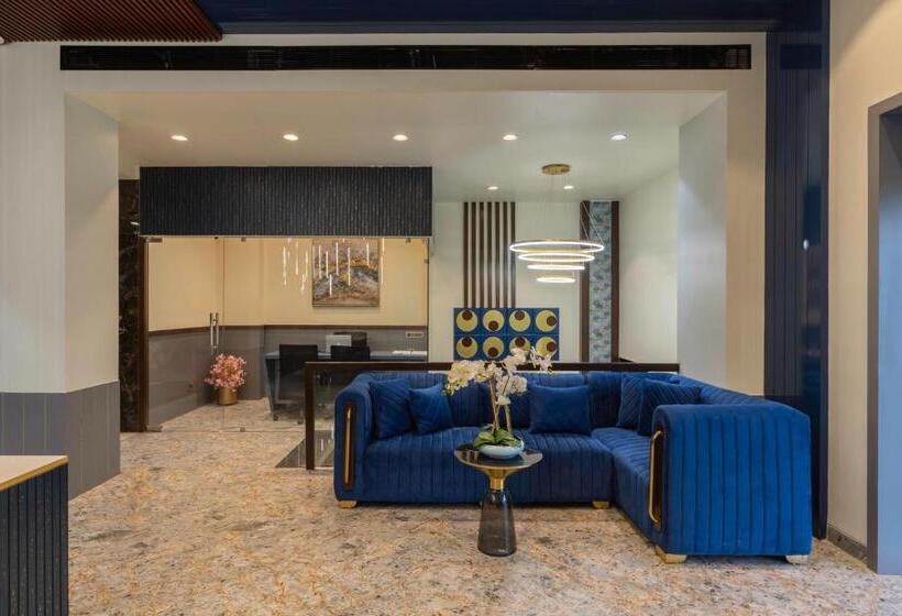 스탠다드 룸 킹사이즈 침대, Royal Rawal Luxury Boutique