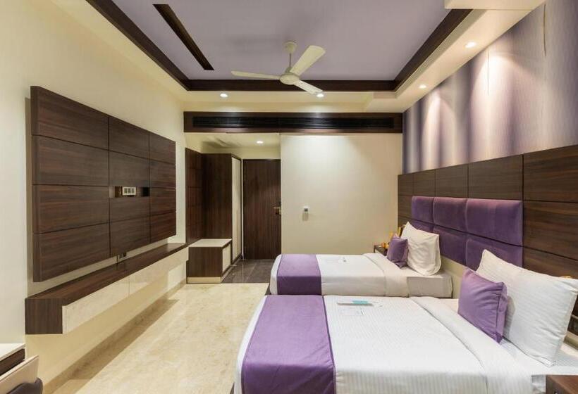 디럭스 스위트 킹 침대, Royal Rawal Luxury Boutique