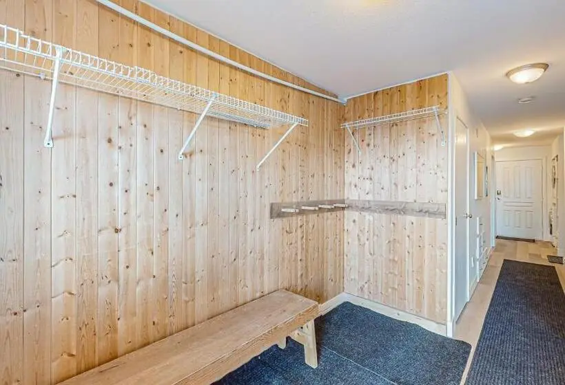 スイート, Snowcrest Village, Unit 5b