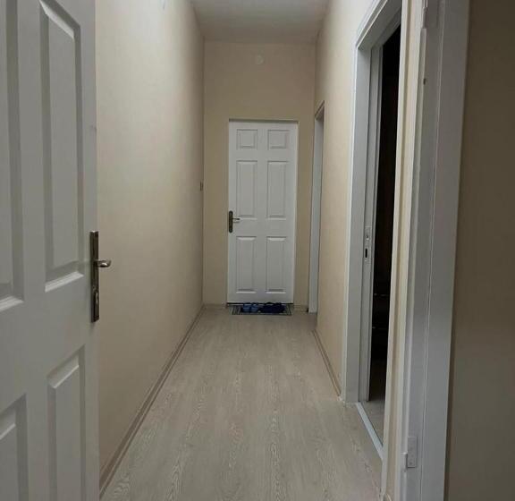 غرفة قياسية ثلاثية مزودة بشرفة, Trendhouse